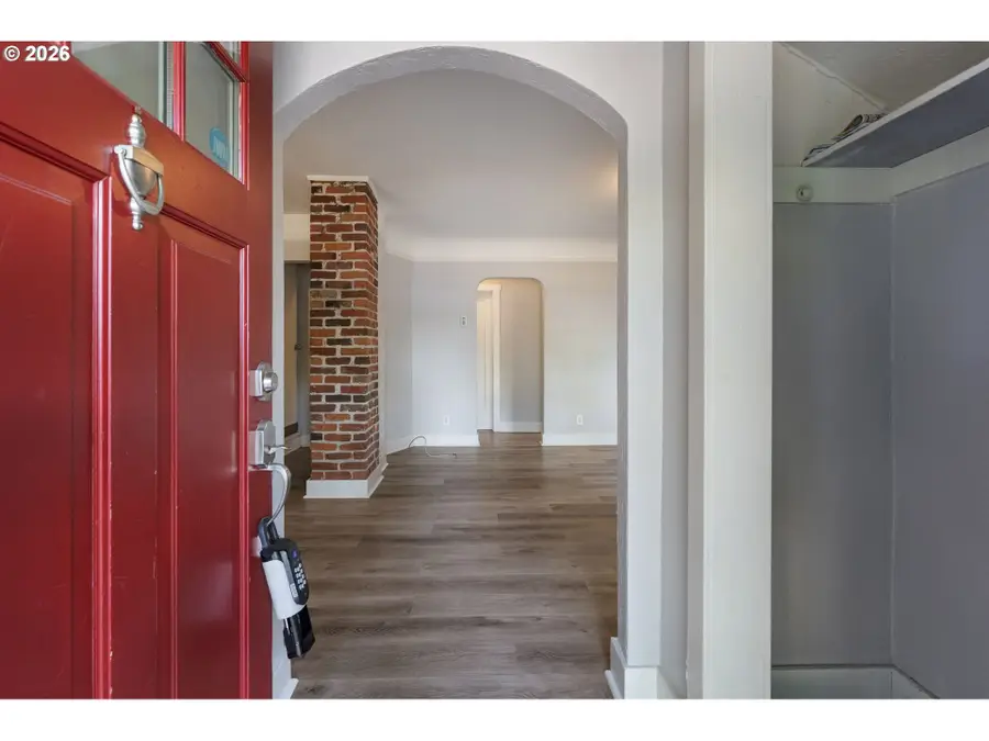 933 W 13th Ave, Eugene, OR 97402 - #2