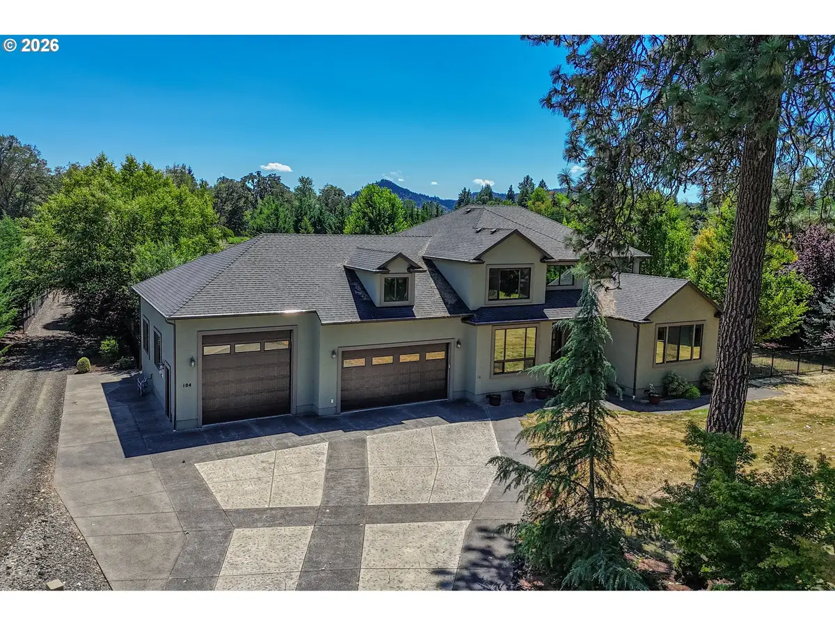 104 River Club Dr, Roseburg, OR 97471 - #1