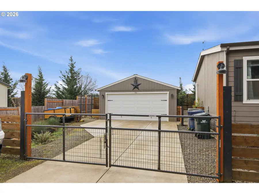 734 Filbert Ave, Eugene, OR 97404 - #3