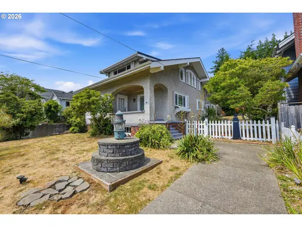 842 Oregon Ave, NorthBend, OR 97459