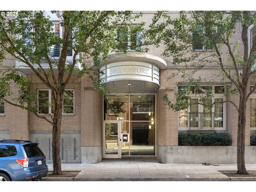 1130 NW 12th Ave #412, Portland, OR 97209 - #2