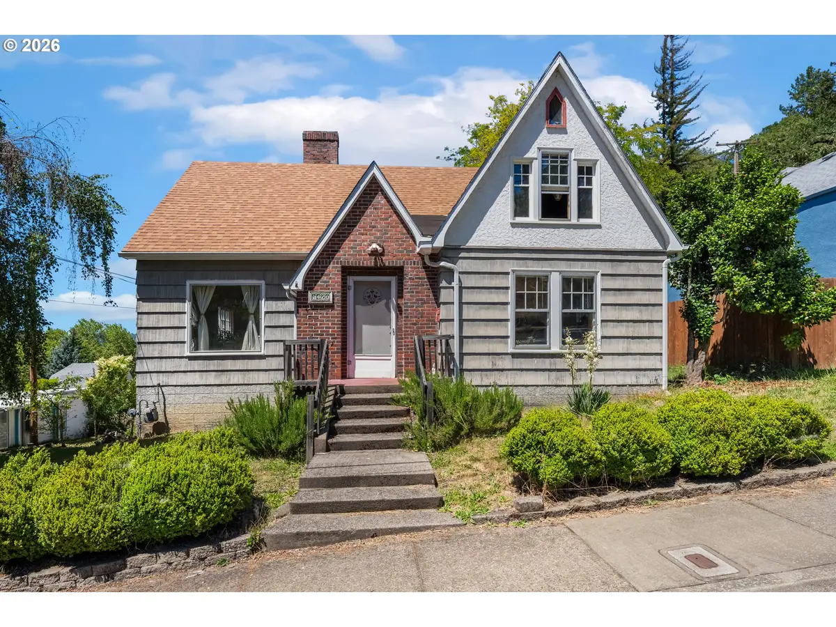 1426 SE Douglas Ave, Roseburg, OR 97470 - #1