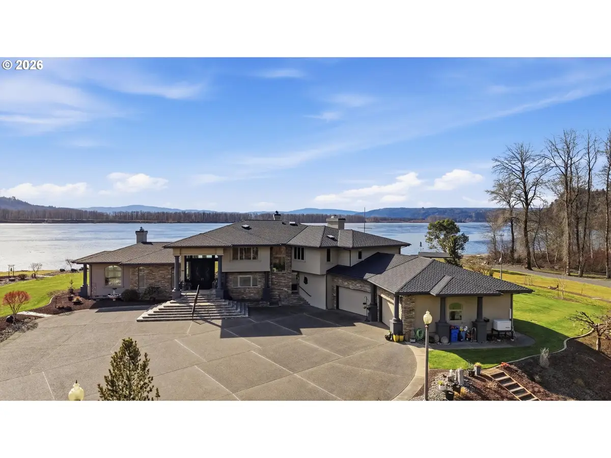 266 Columbia Point Rd, Longview, WA 98632 - #1