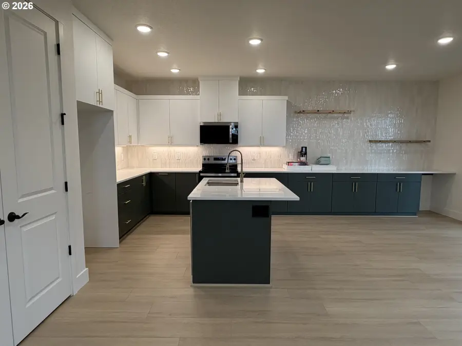 16073 Barlow Trail Ln, Oregon City, OR 97045 - #3