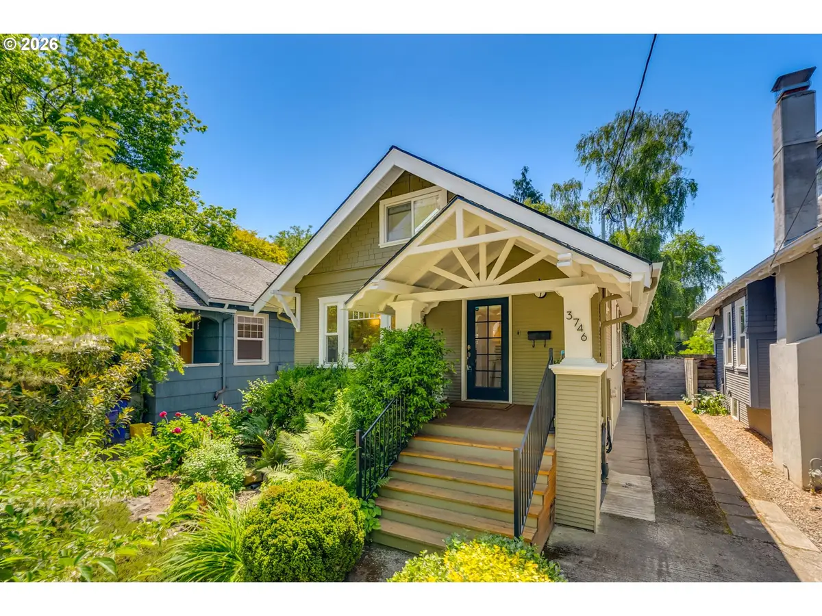 3746 SE Sherman St, Portland, OR 97214 - #1