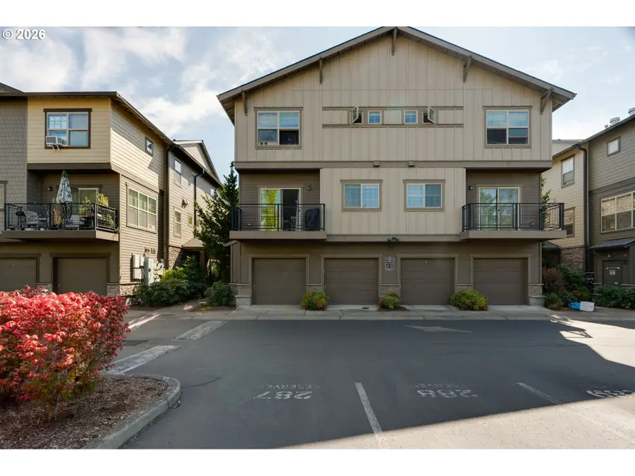 646 NE Roydon Ln, Hillsboro, OR 97006 - #3