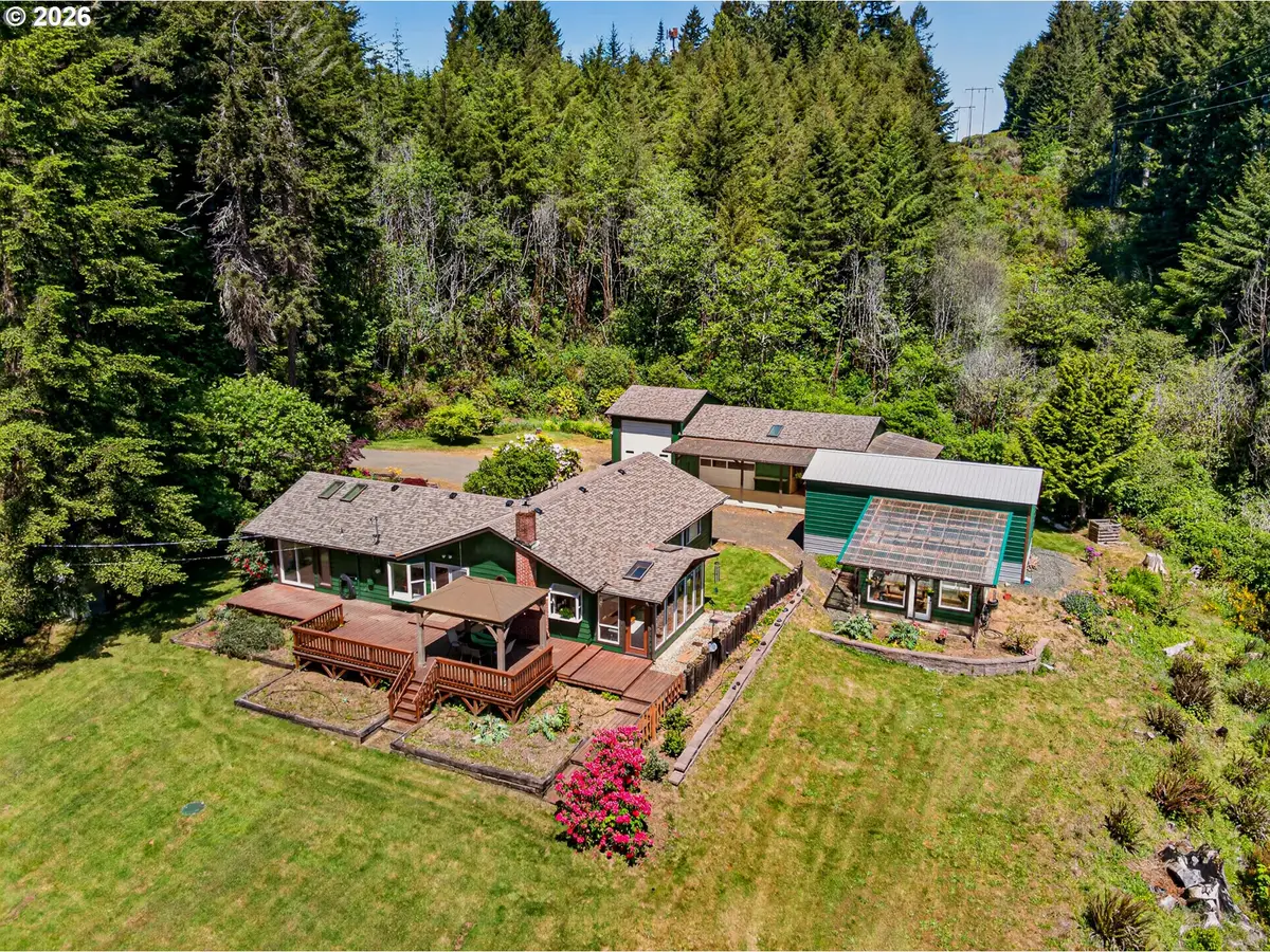 109 Eel Lake Ln, North Bend, OR 97459 - #1