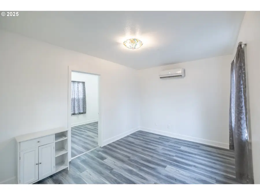 1810 Liberty St Ne, Salem, OR 97301 - Image #2