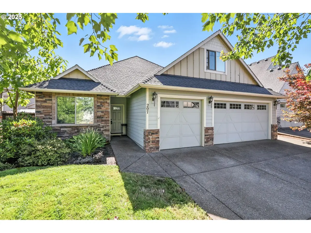 207 Finneys Ave, Molalla, OR 97038 - Image #1