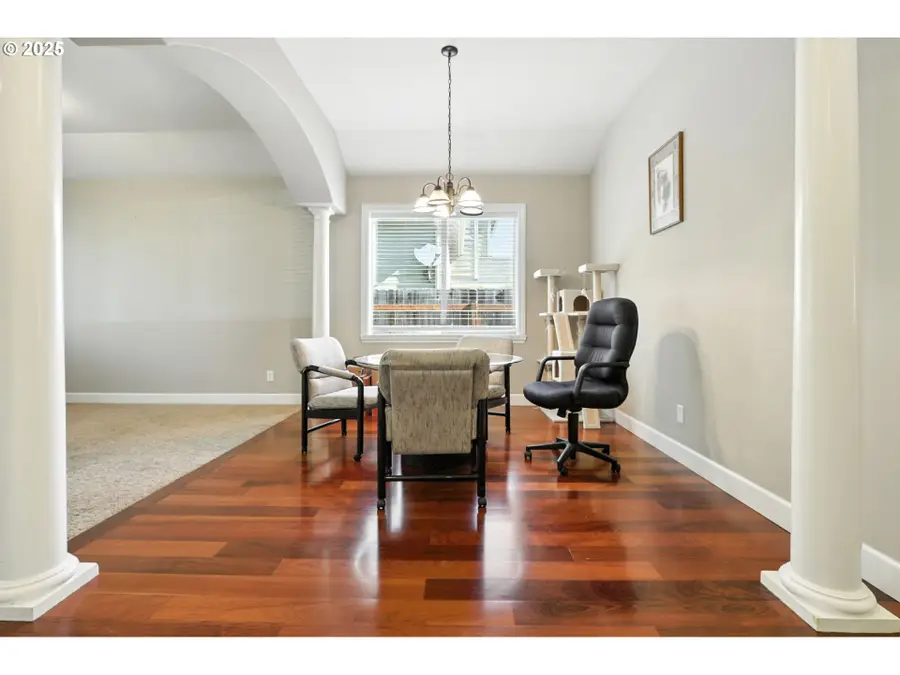 207 Finneys Ave, Molalla, OR 97038 - Image #3