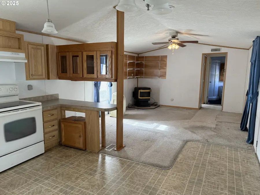 107 Balder Ln, Roseburg, OR 97470 - Image #3