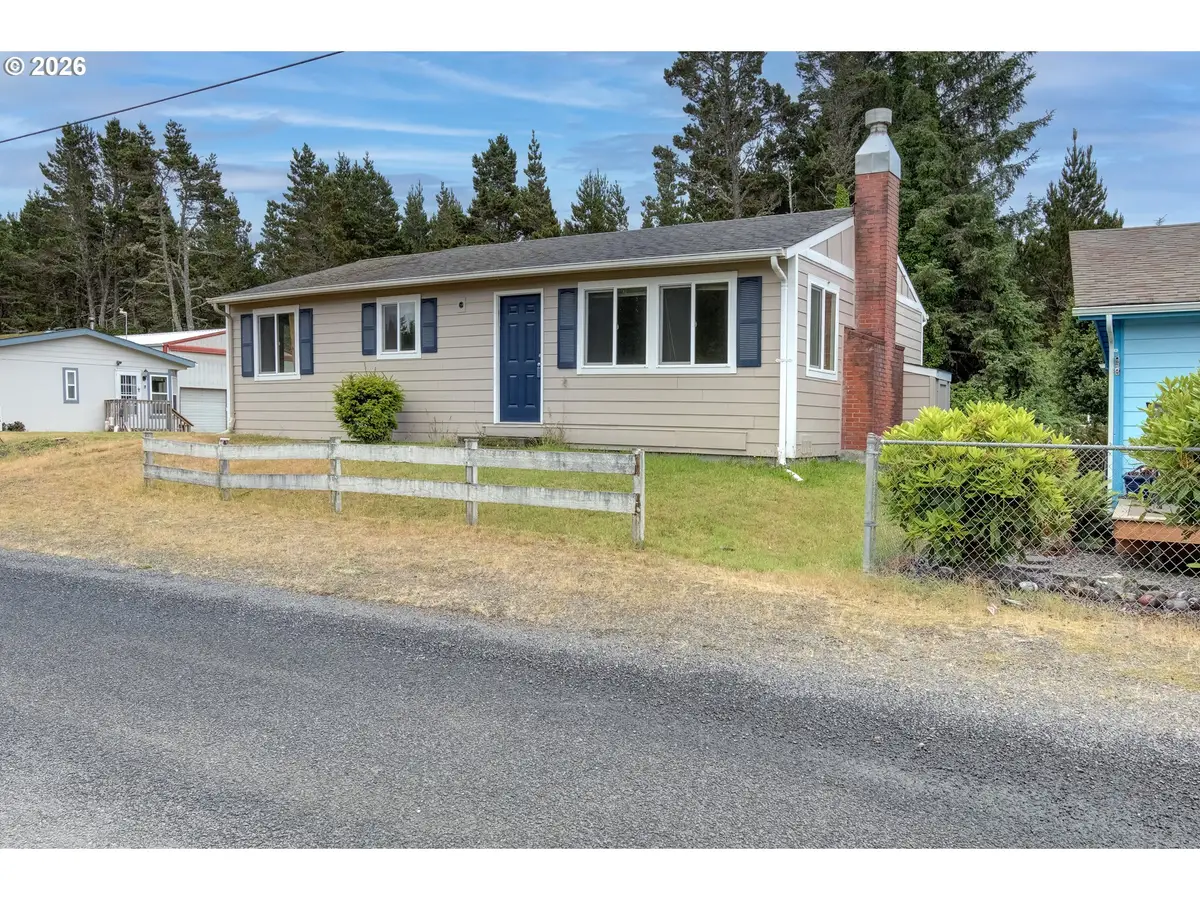 1412 170th Pl, Long Beach North Beach Peninsula, WA 98631 - #1