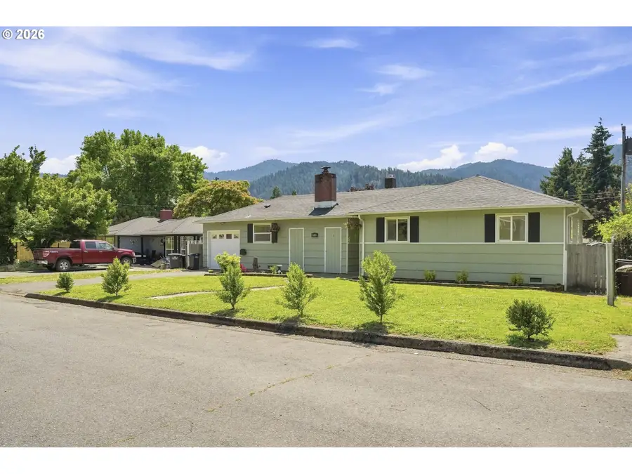 47768 Portal Dr, Oakridge, OR 97463 - #3