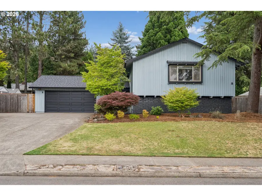 2445 Debok Rd, West Linn, OR 97068 - #3