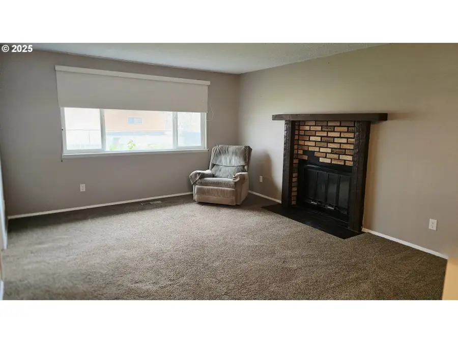 3103 N Walnut St, La Grande, OR 97850 - Image #2