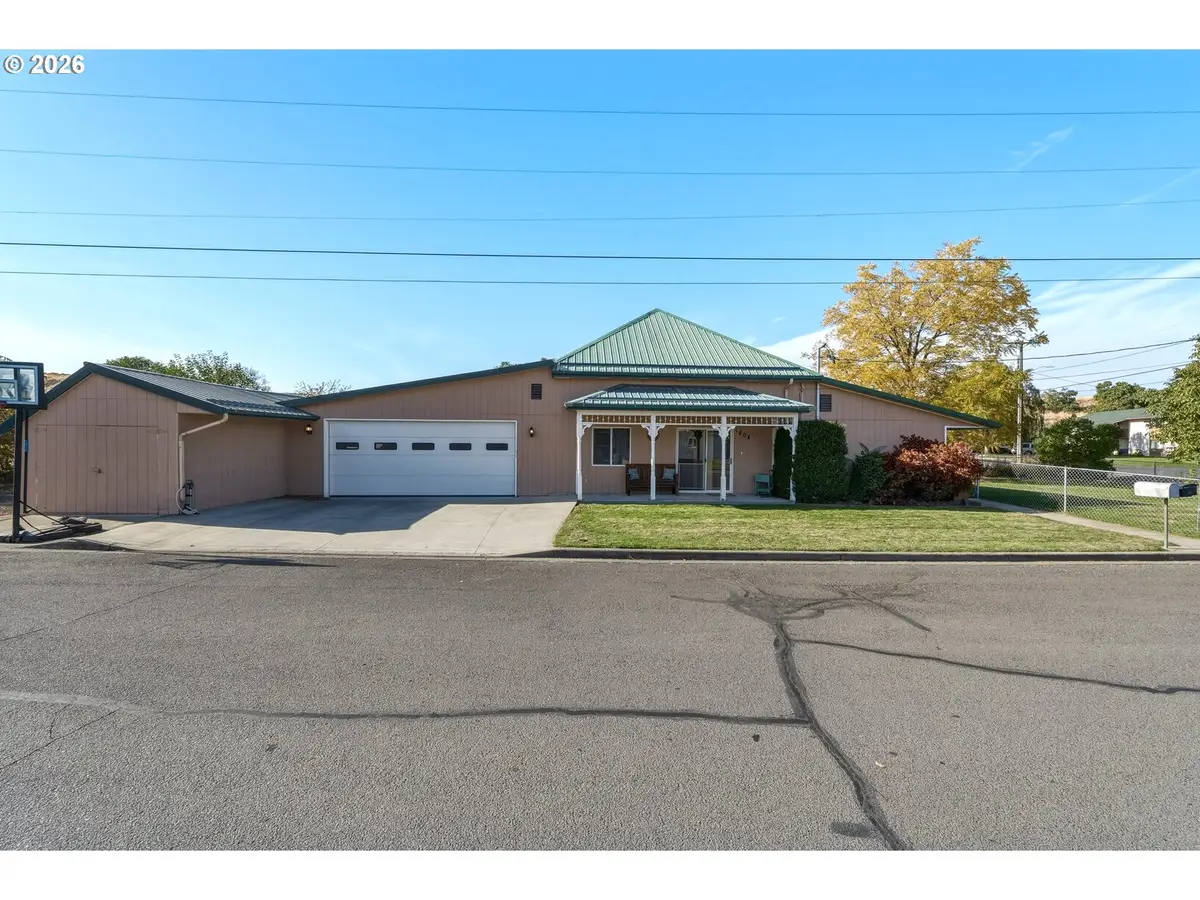 1804 Walnut St, Milton Freewater, OR 97862 - #1