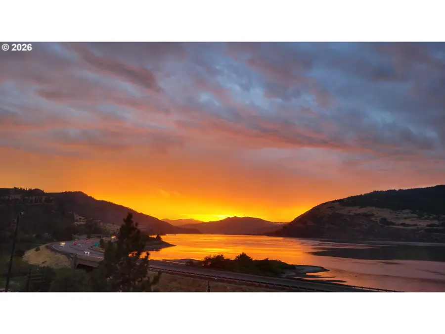 14 Mosier Creek Pl, Mosier, OR 97040 - Image #2