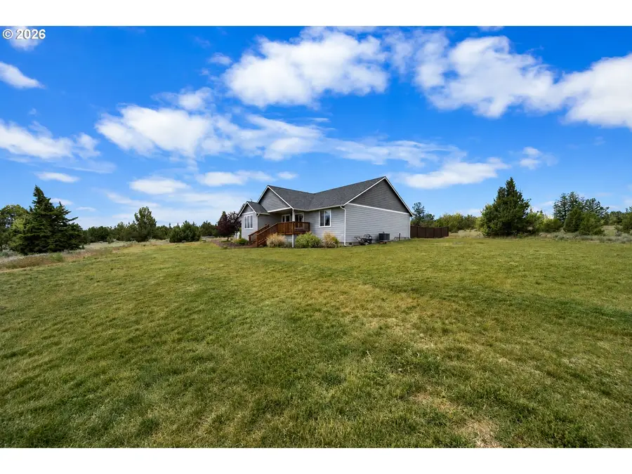 1305 SE Texas Cir, Prineville, OR 97754 - #3