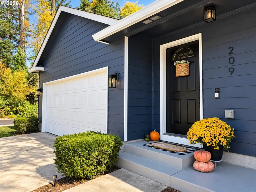 209 Bluebird St, Cottage Grove, OR 97424 - #2