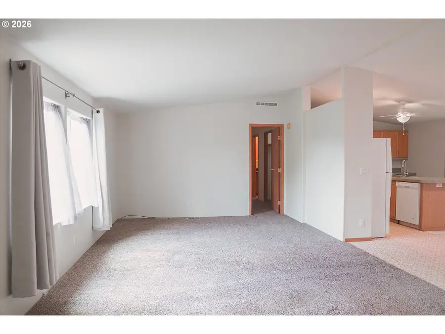 109 Blue Heron Dr, Longview, WA 98632 - #3