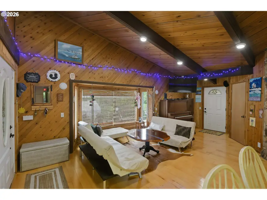 96863 Larson Ln, North Bayside, OR 97459 - #3