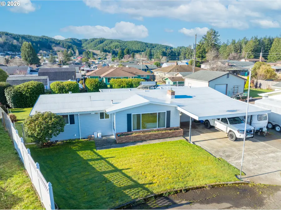 2360 High St, Reedsport, OR 97467 - #2