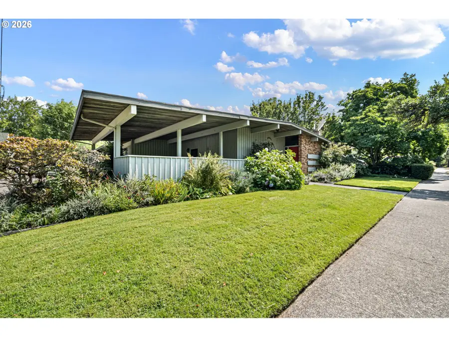 2255 Alder St, Eugene, OR 97405 - #3