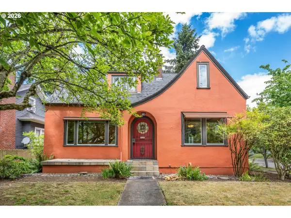 3037 NE Skidmore St, Portland, OR 97211