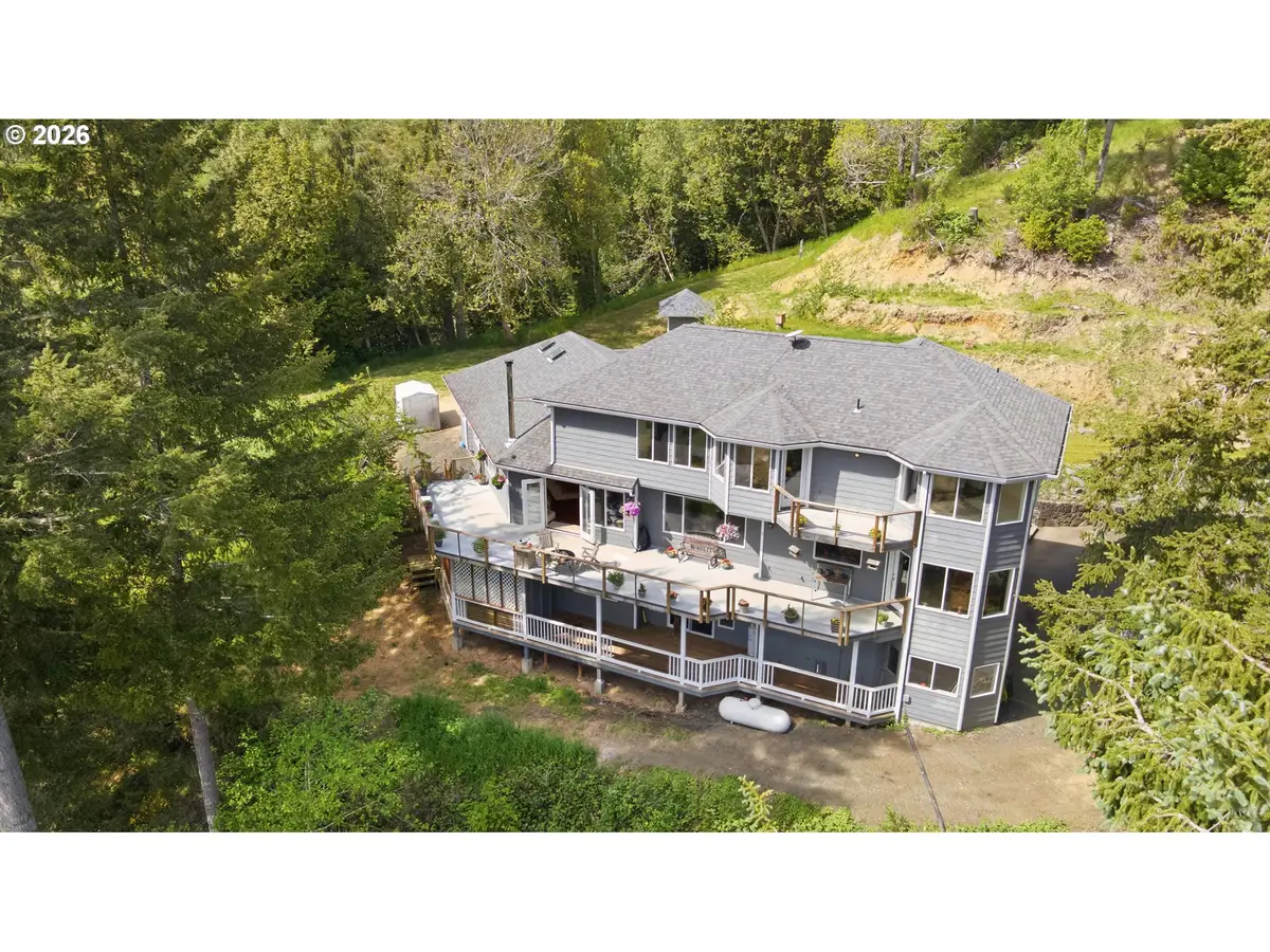 95037 Haynes Way Ln, North Bayside, OR 97459 - #1