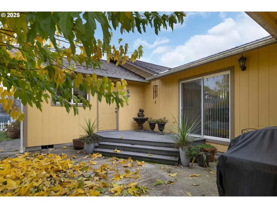 144 Paradise Ln, Roseburg, OR 97471 - Image #3