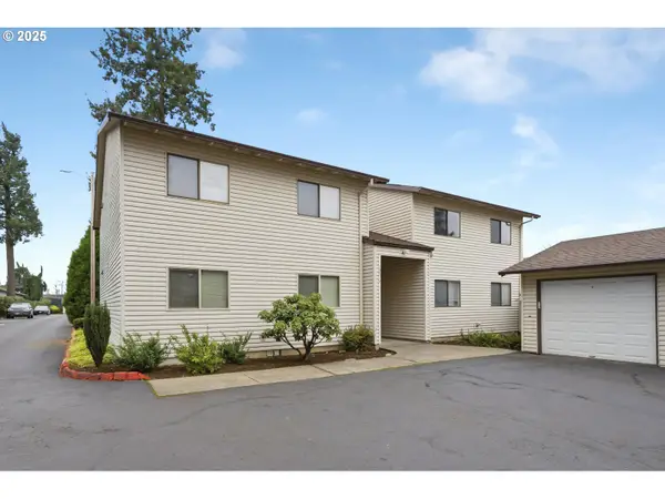 12514 SE Stark St #D, Portland, OR 97233