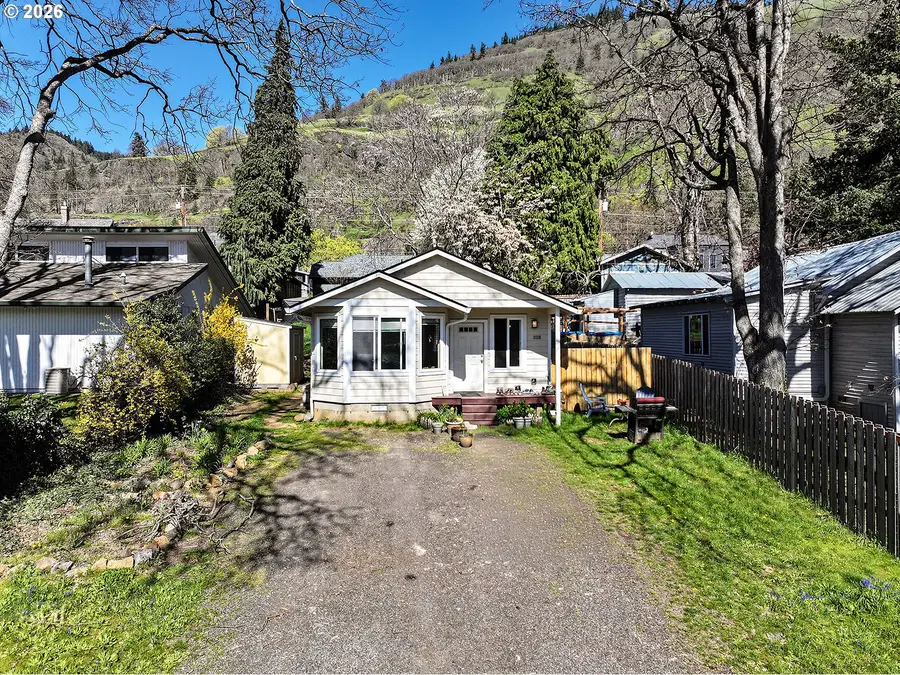 318 E Steuben St, Bingen, WA 98605 - #2