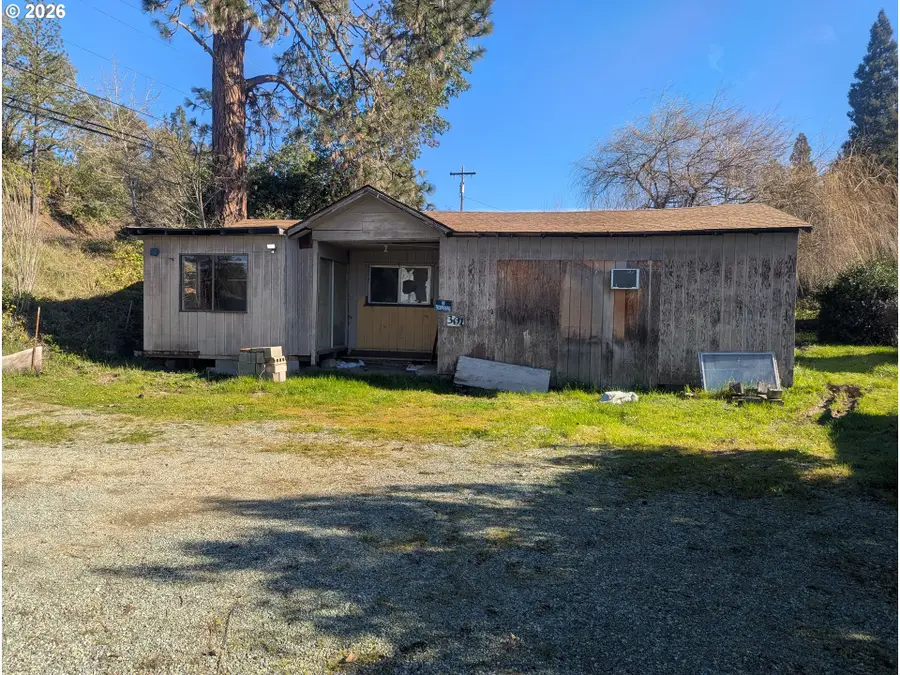 301 B Ave, Canyonville, OR 97417 - #2