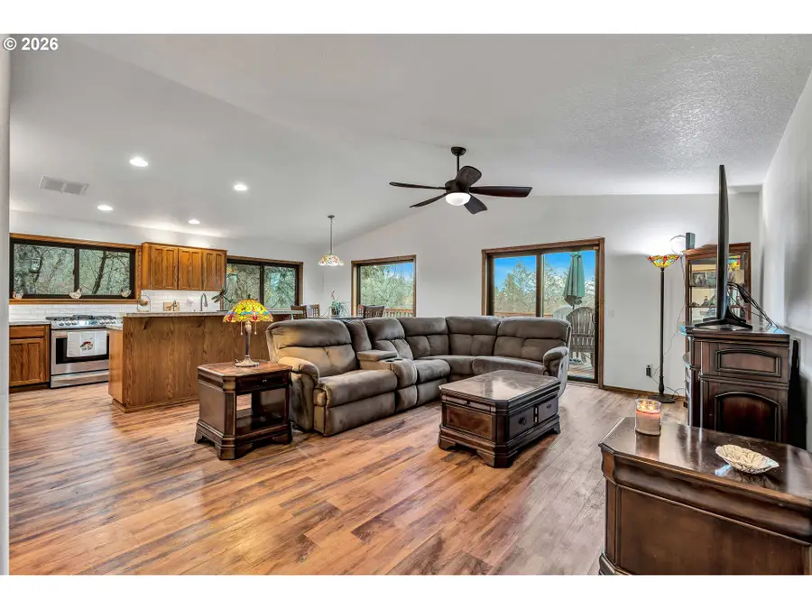 45723 SW Saddleback Dr, Gaston, OR 97119 - #3