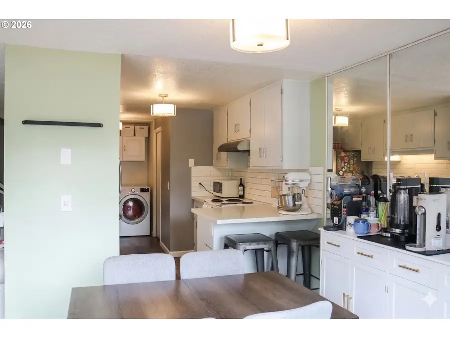 2646 Woodstone Pl, Eugene, OR 97405 - #3