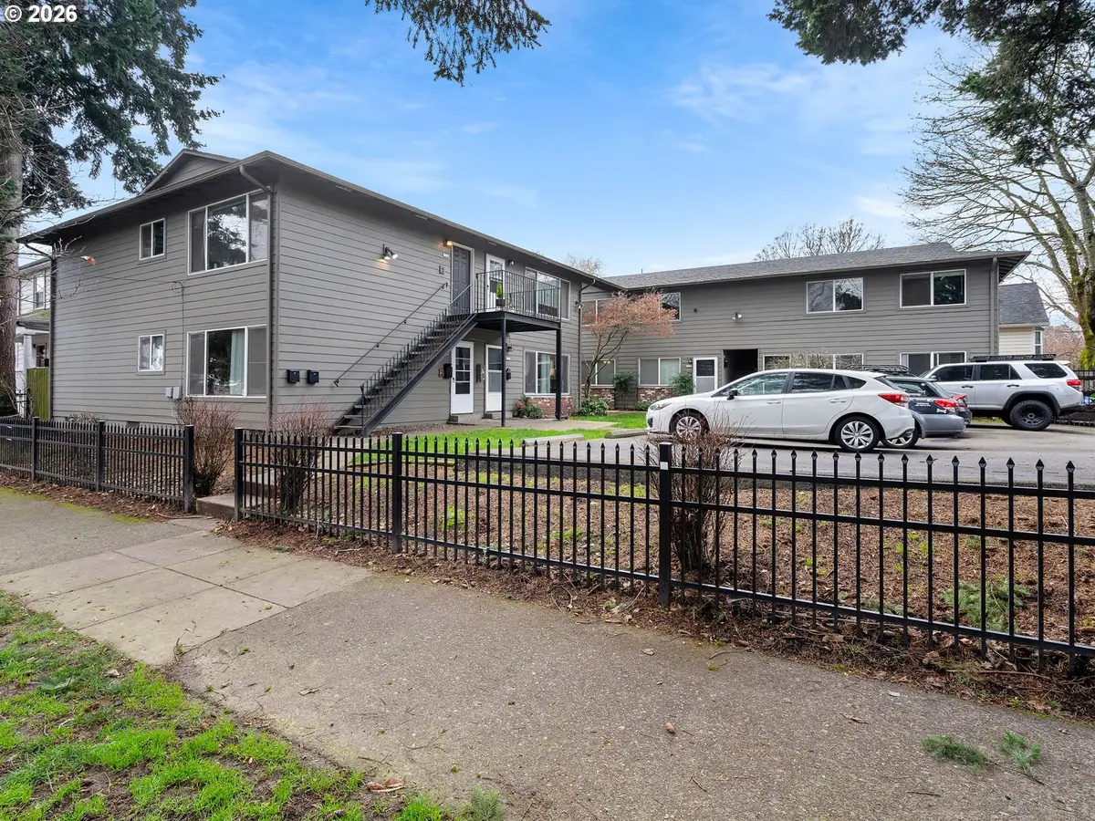 1626 SE Ash St, Portland, OR 97214 - Image #1