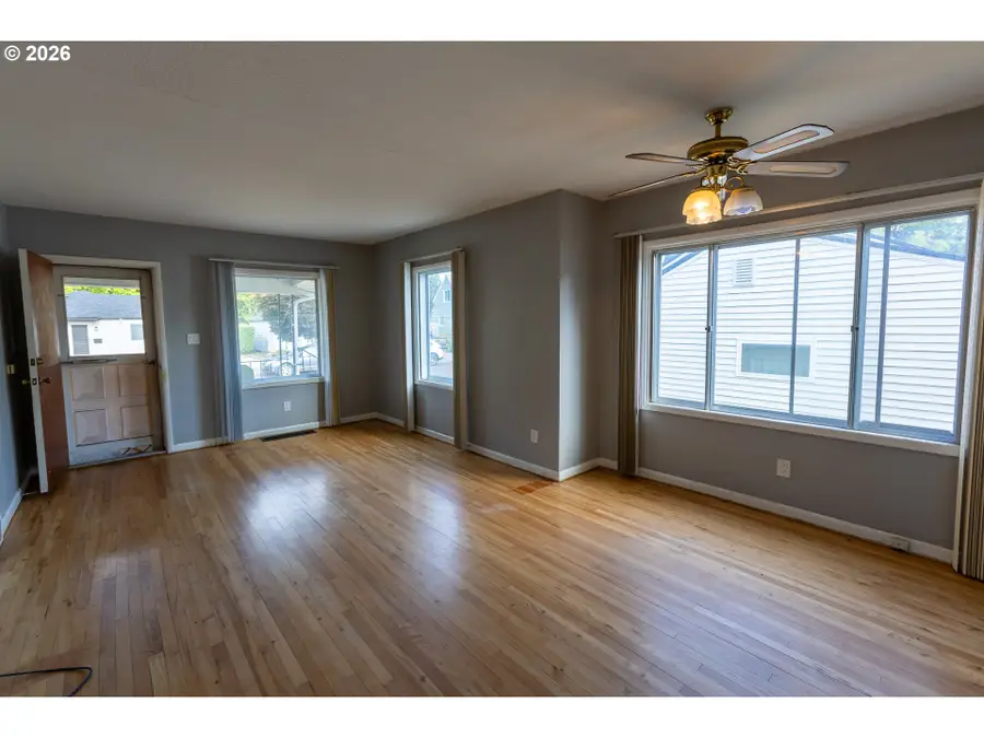 3204 SE 64th Ave, Portland, OR 97206 - #3
