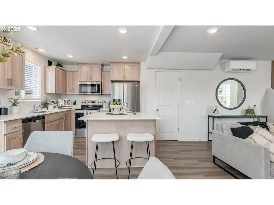 6203 SE 15th St, Gresham, OR 97080 - #3