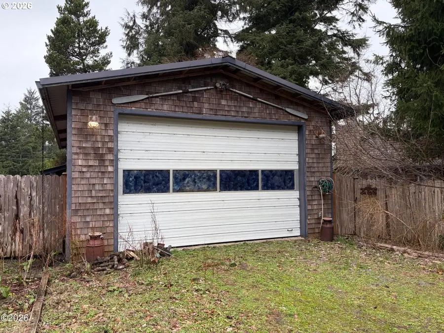 119 S Lagoon St, Rockaway Beach, OR 97136 - #3