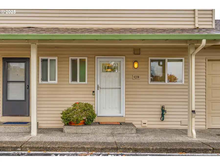 553 N Hayden Bay Dr, Portland, OR 97217 - Image #2
