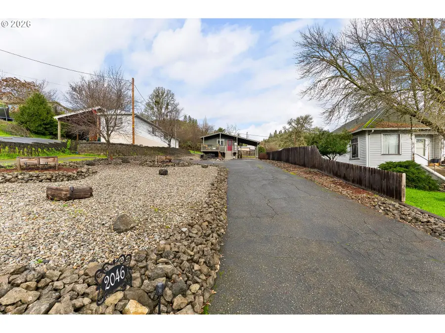 2046 NE Freemont Ave, Roseburg, OR 97470 - Image #3