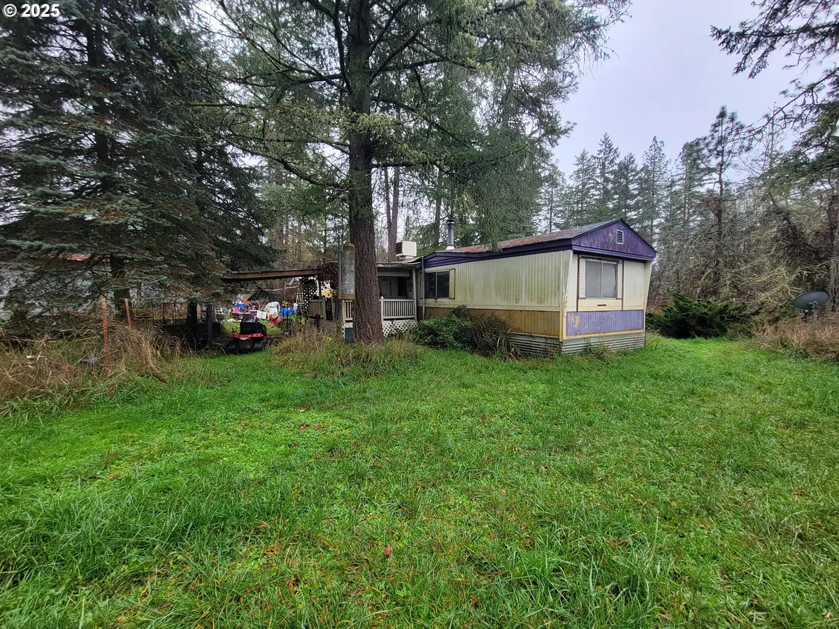25748 Wiggins Ln, Veneta, OR 97487 - Image #1