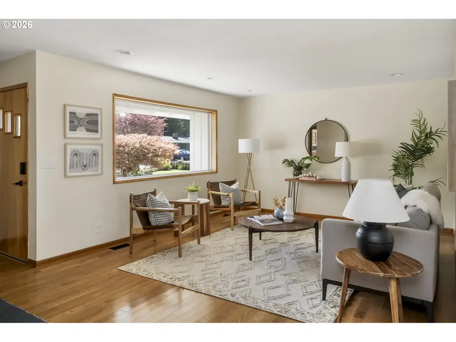 1125 N Manzanita St, Canby, OR 97013 - #2