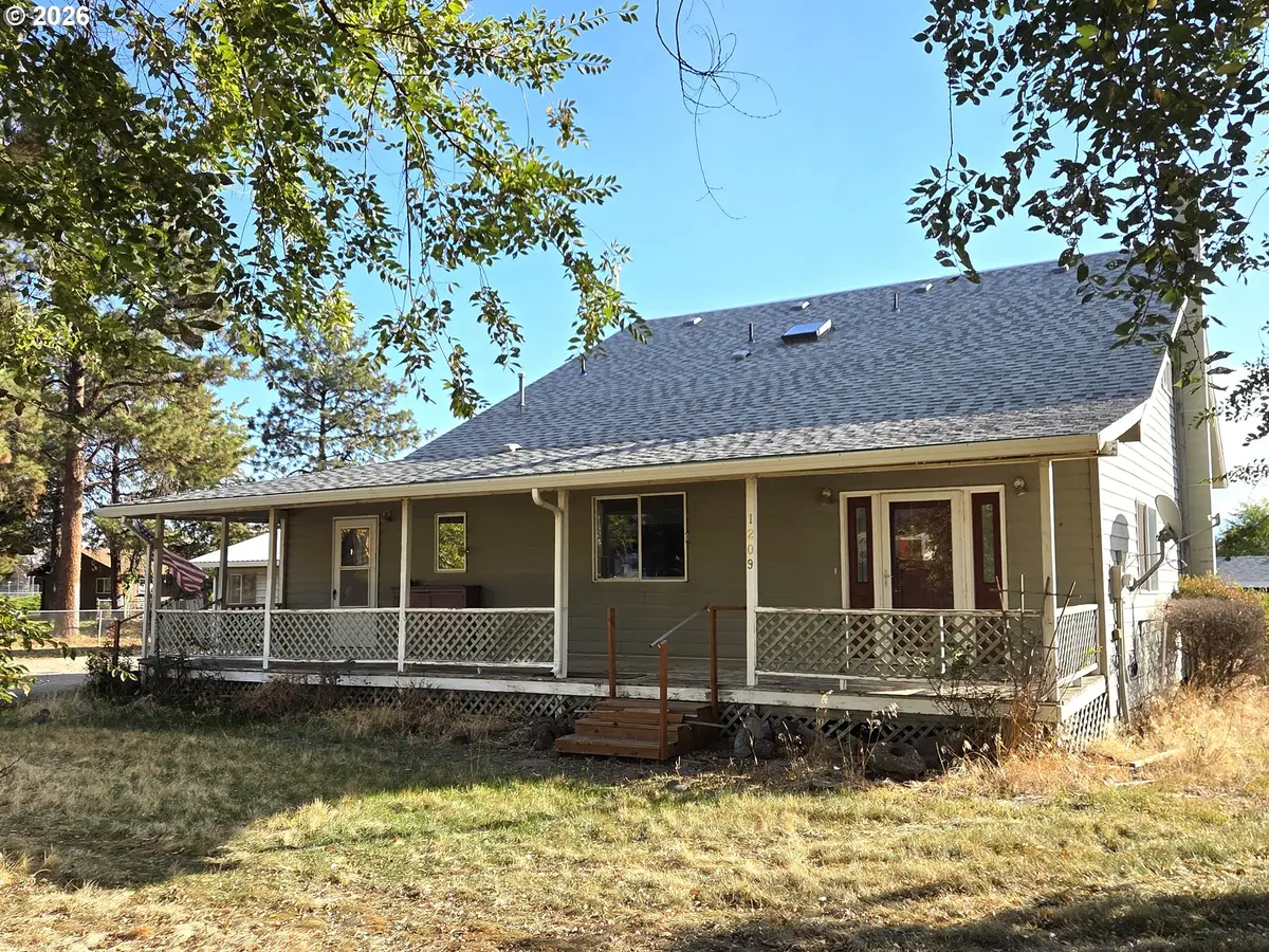 1209 N Willow St, La Grande, OR 97850 - #1