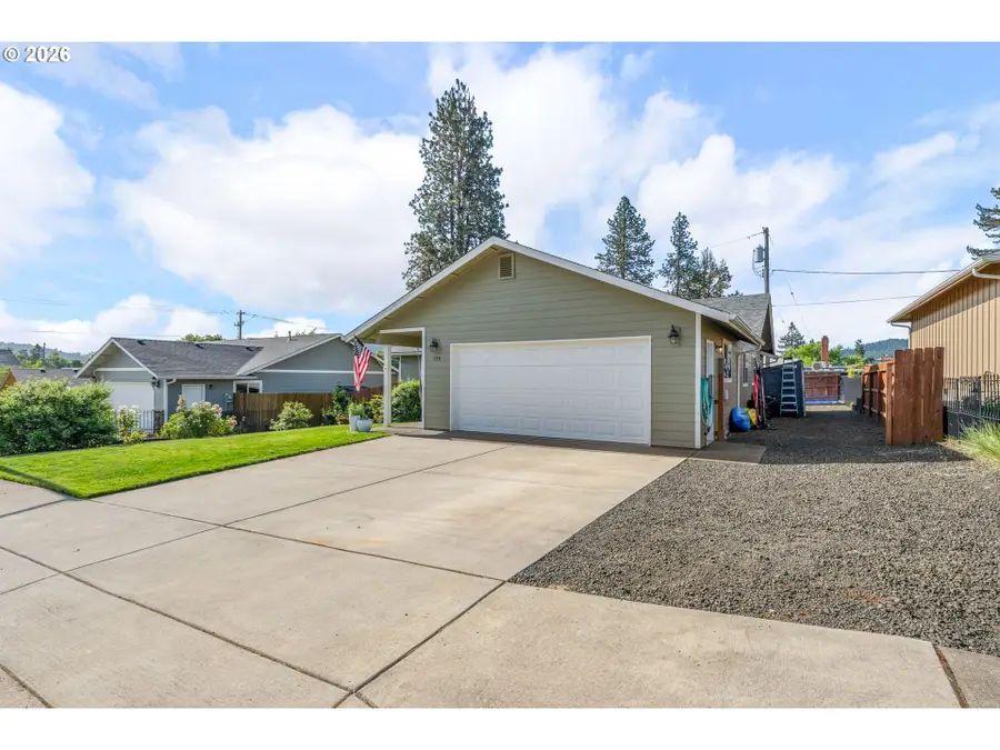 170 Addison Ave, Sutherlin, OR 97479 - #3