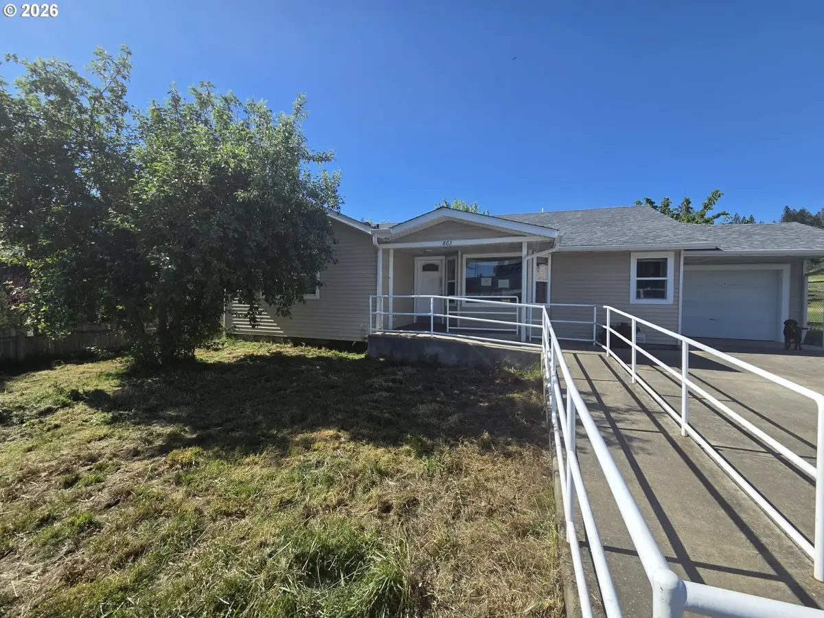 863 W First Ave, Sutherlin, OR 97479 - #1