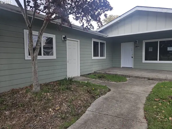 183 E Dodge St, Lebanon, OR 97355