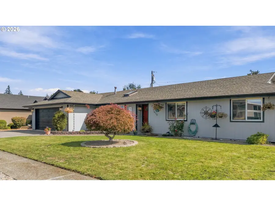 1416 N Evergreen Ave, Stayton, OR 97383 - #2