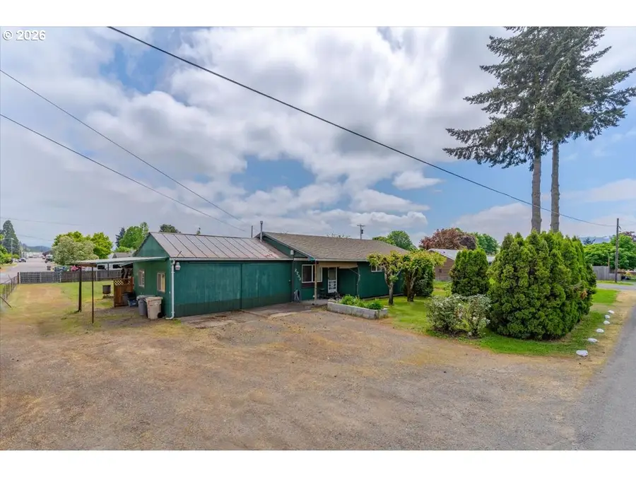 2733 Birch St, Lebanon, OR 97355 - #3