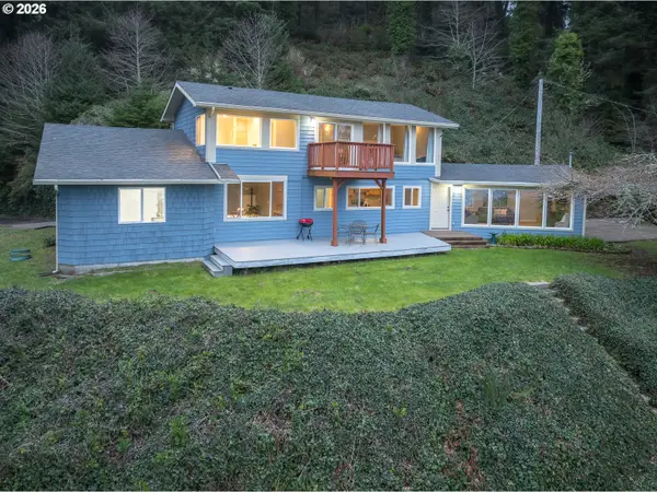 3823 Yaquina Bay Rd, Newport, OR 97365